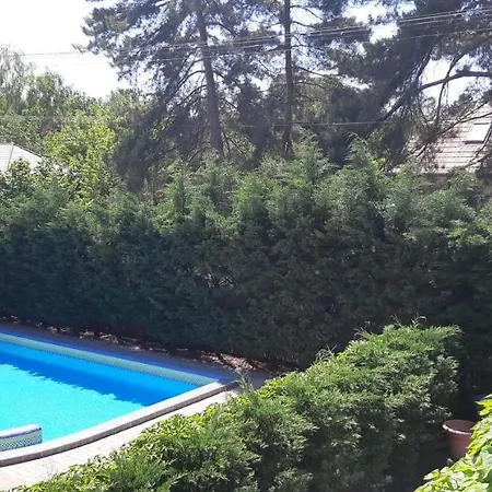 Schieszl 2 Apartman *